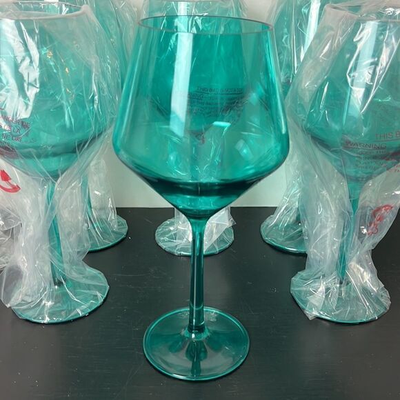 Williams Sonoma Sol Outdoor Al Fresco Red Wine Glasses, Set of 6 - Picture 1 of 4